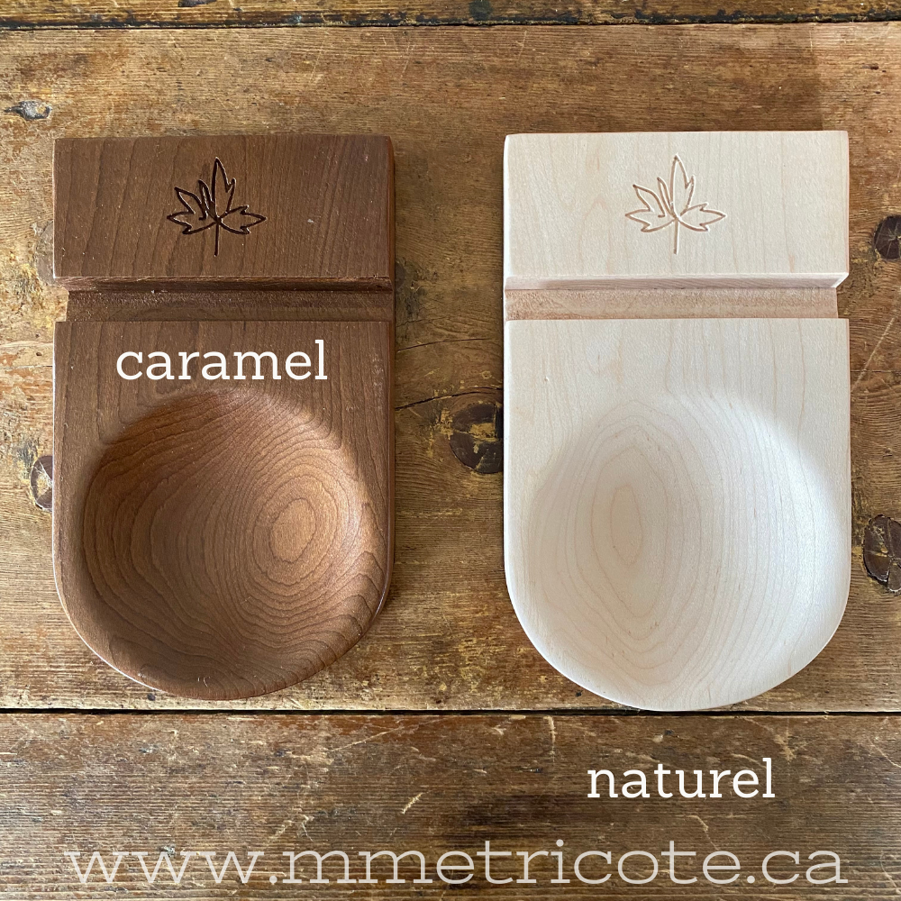 Support à Cellulaire en bois d'Érable Thread and Maple