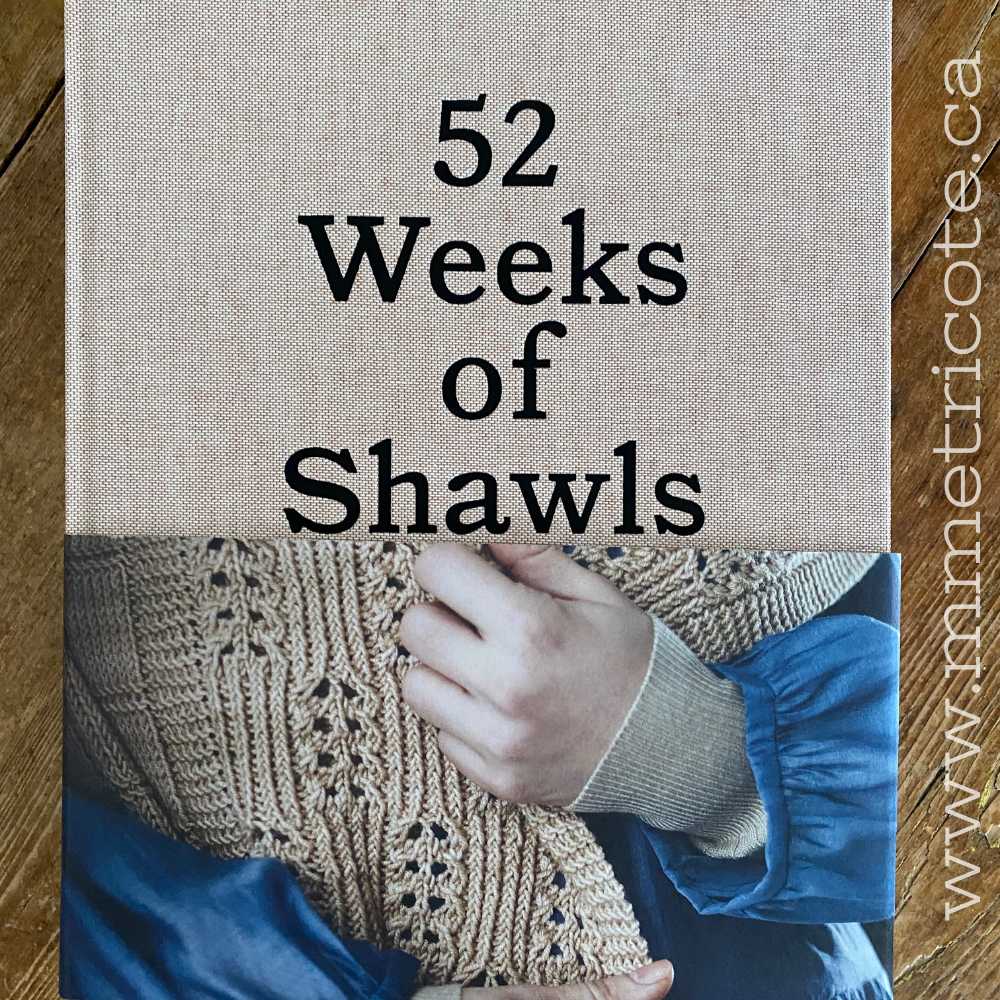 52 Weeks of Shawls par Laine